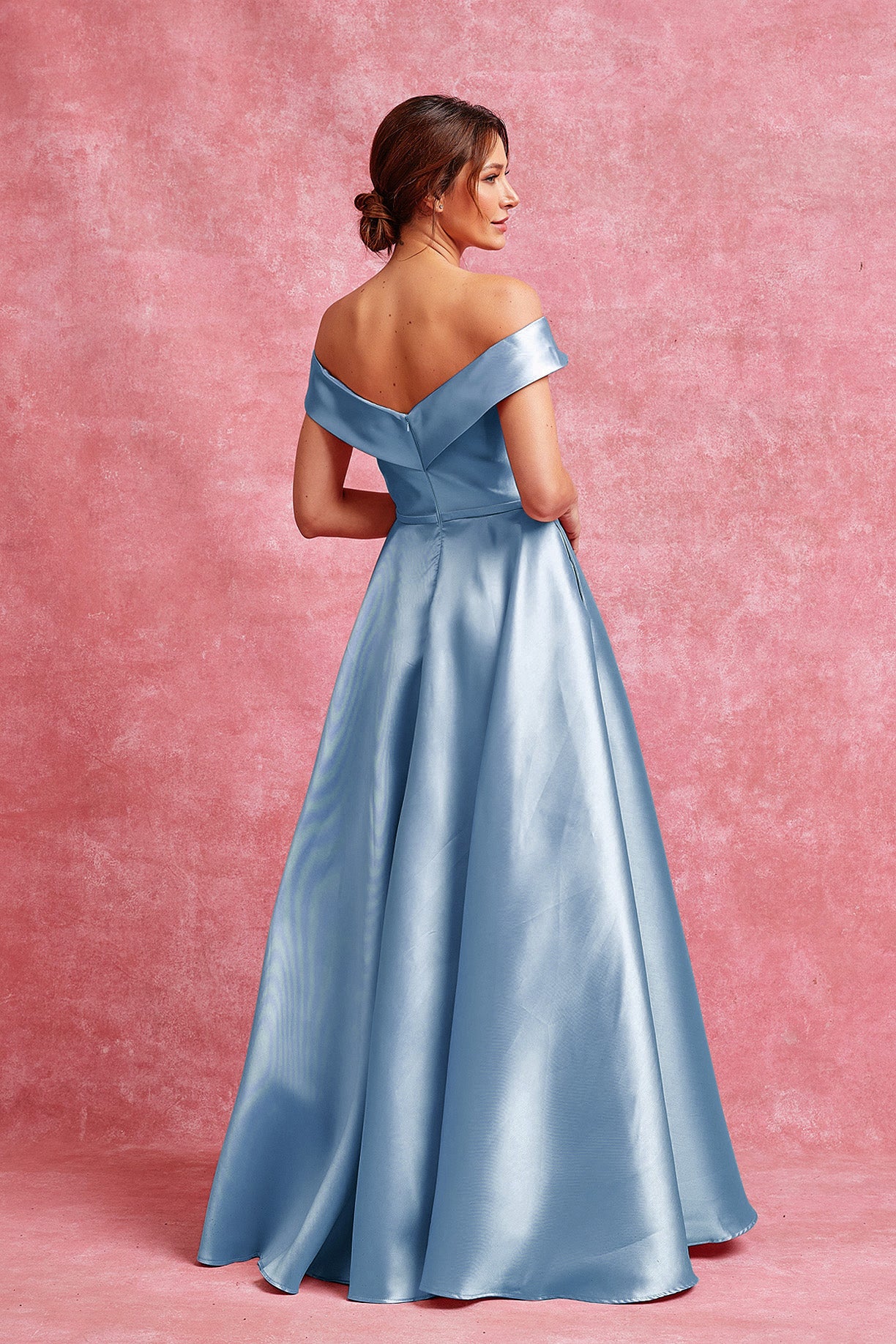 Vestido en Línea A con Hombros de Fuera y Cuello en Corazón (Varios Colores)