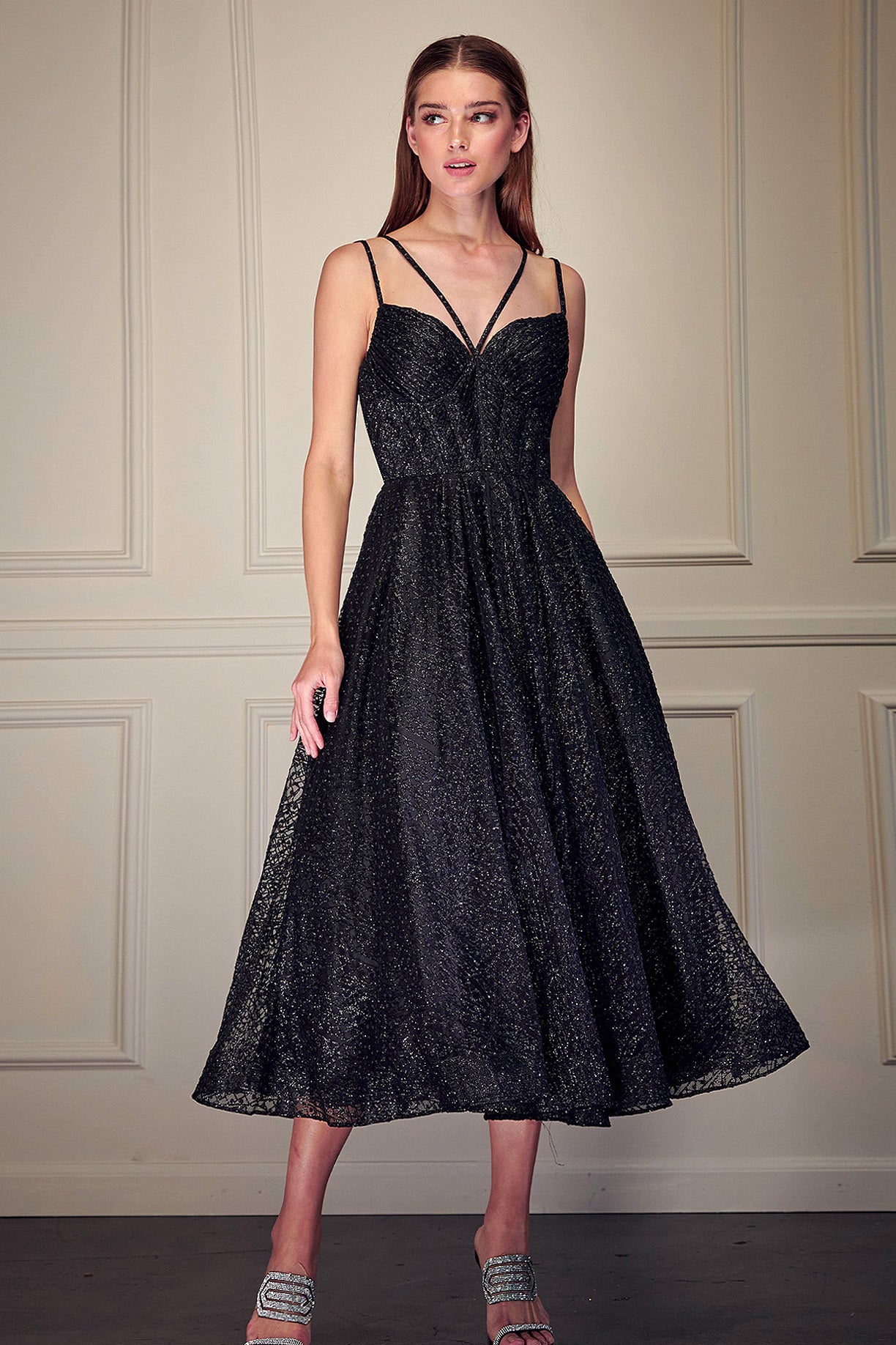 Vestido Largo Midi en Linea, Escote Corazón y Bolsillos Laterales.