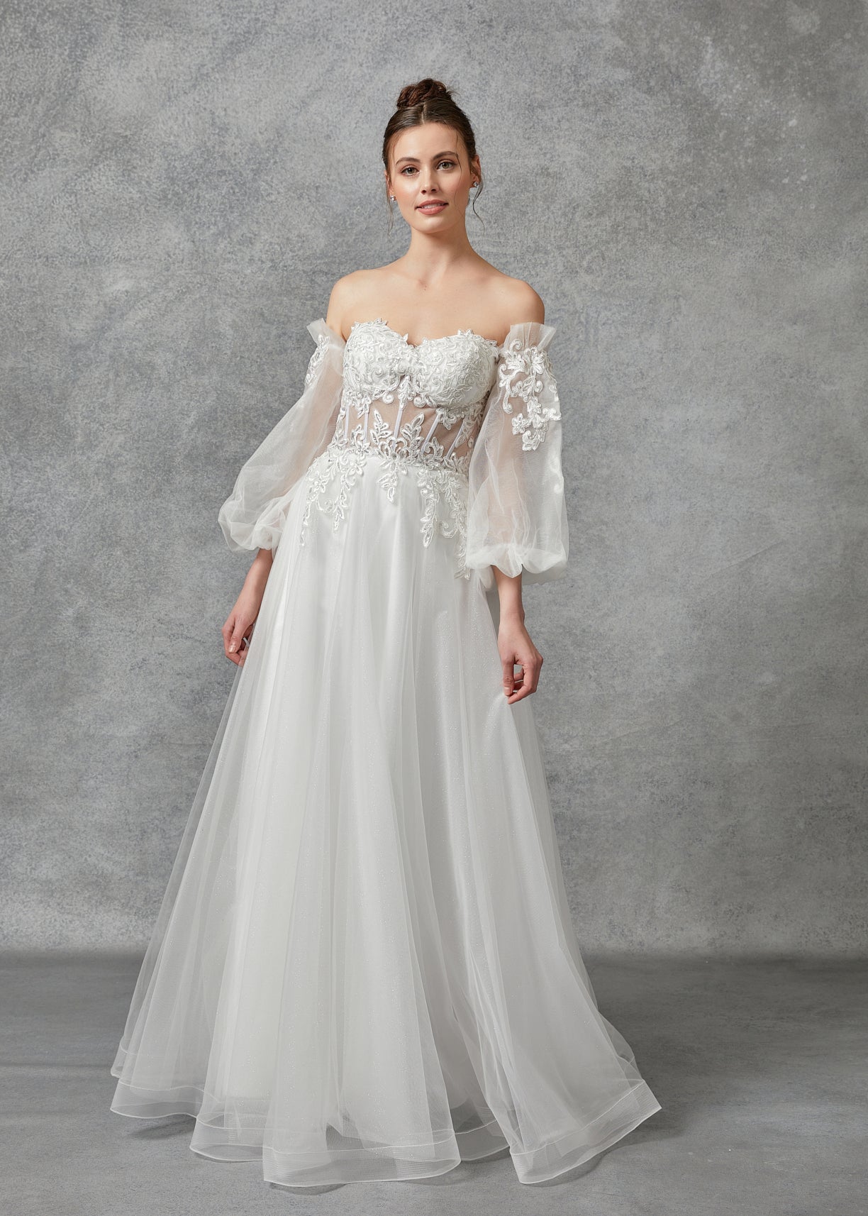 Vestido de Novia de Tul Bordado en Corte A con Mangas al Hombro Desmontables