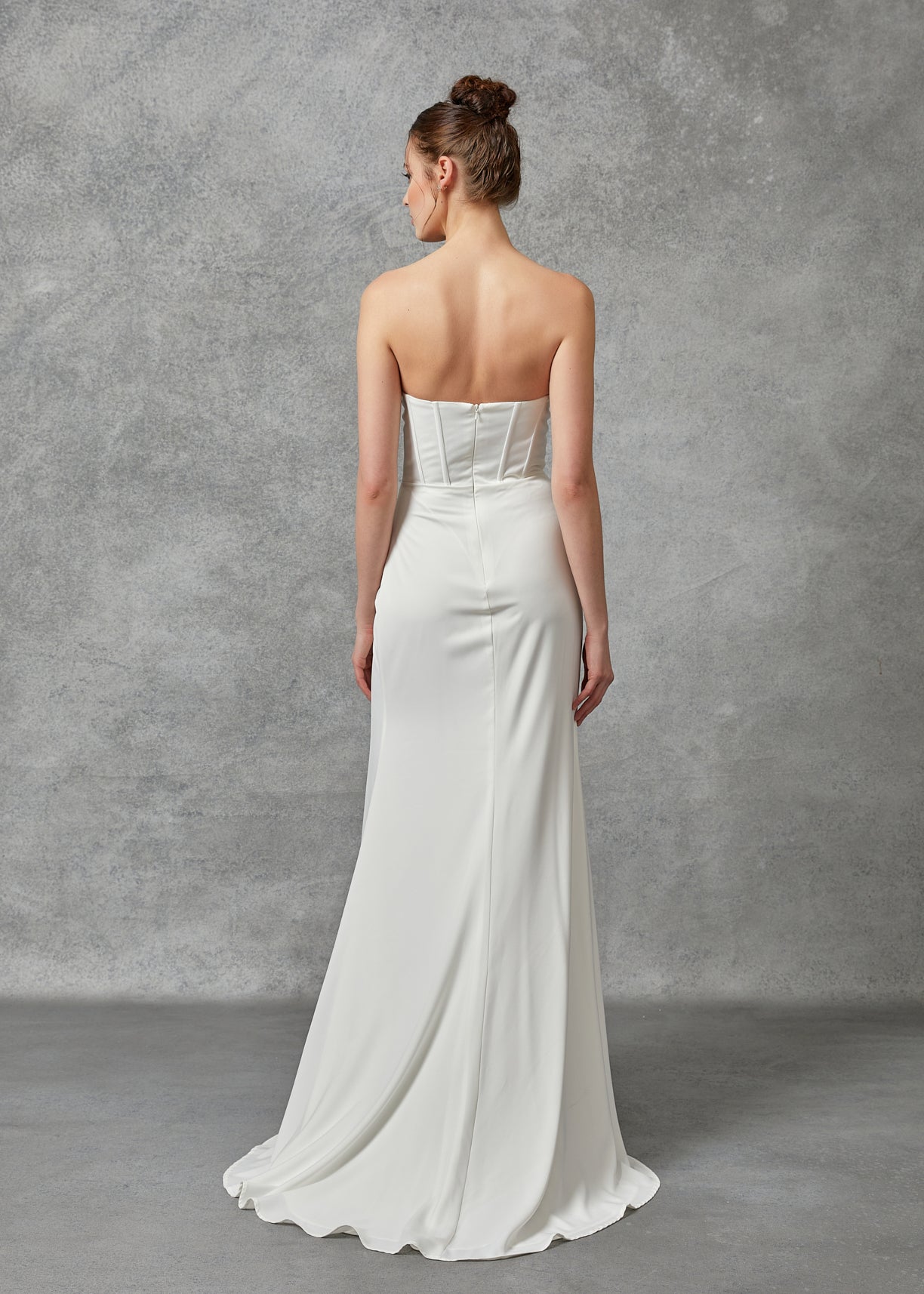 Vestido de Novia de Satén Elástico con Escote de Corazón, Color Off White