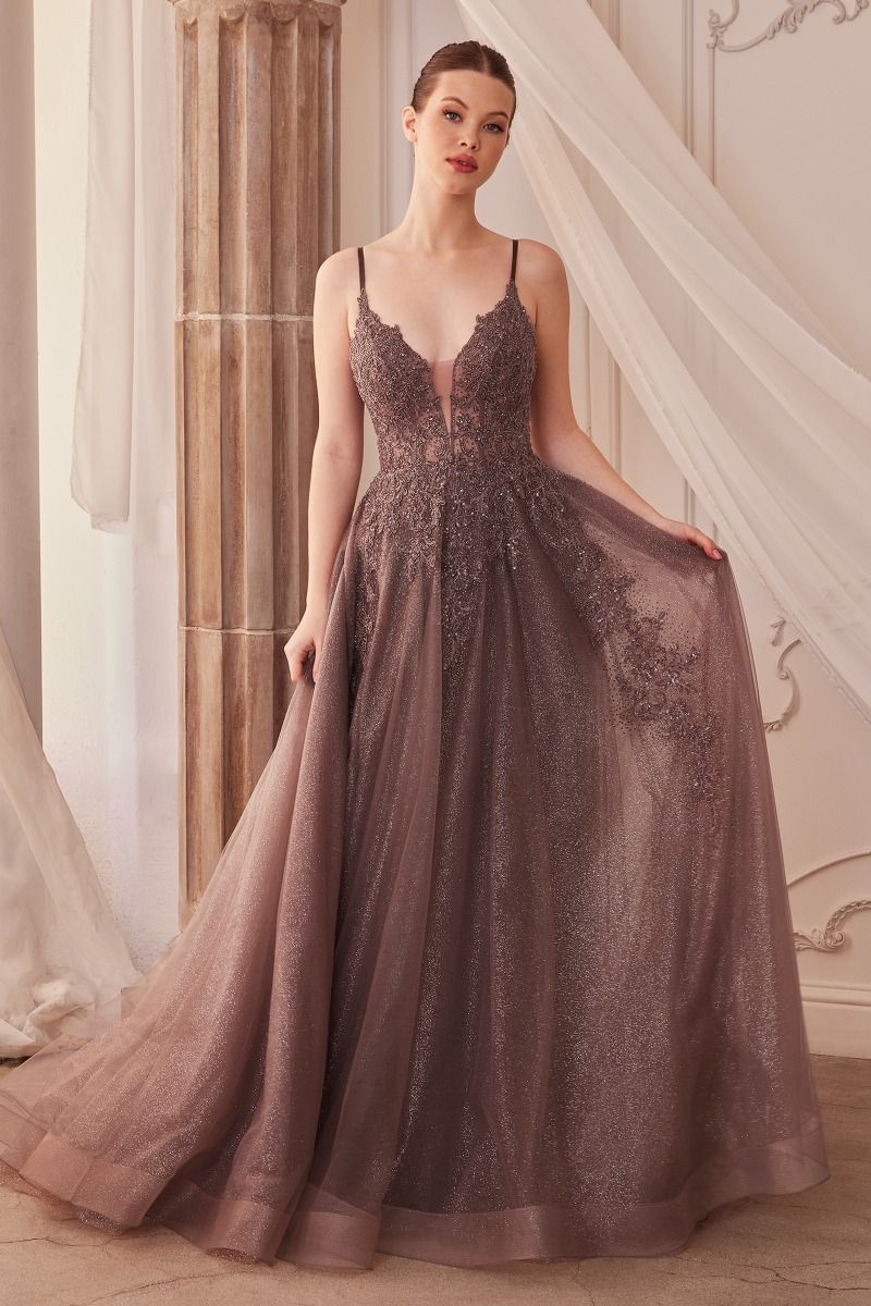 Vestido de Tul a Capas con Adornos de Encaje.(Dos Colores)