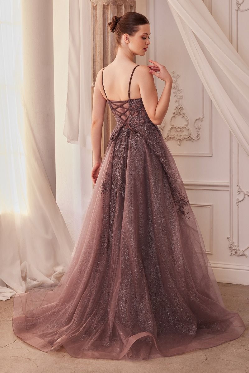 Vestido de Tul a Capas con Adornos de Encaje.(Dos Colores)