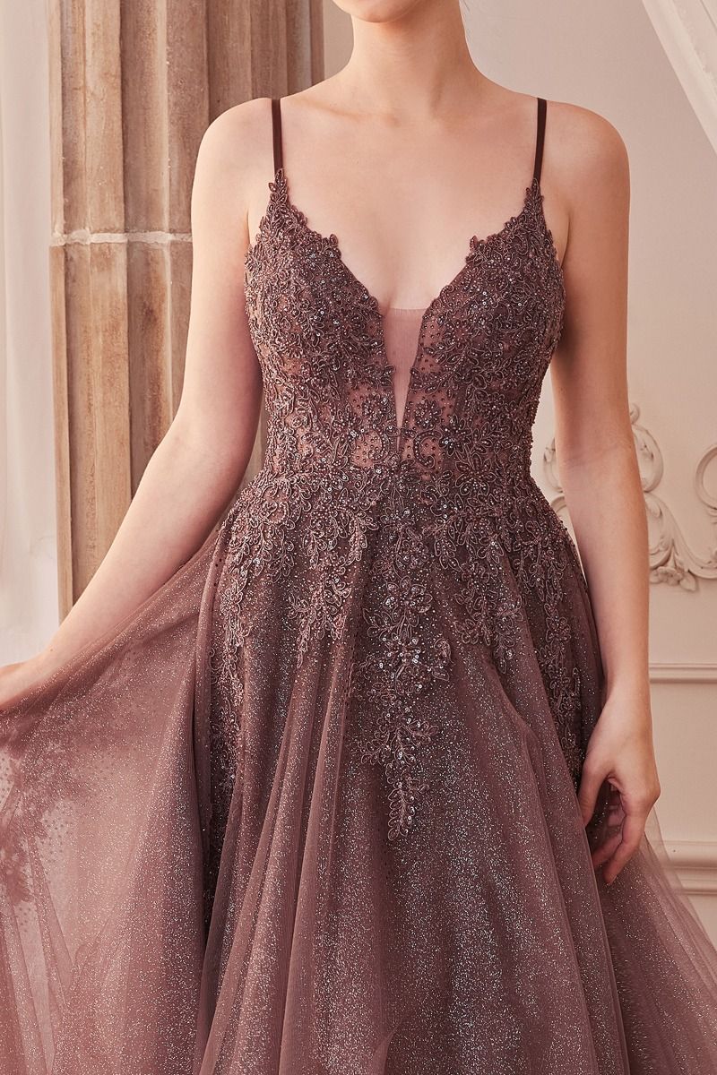 Vestido de Tul a Capas con Adornos de Encaje.(Dos Colores)