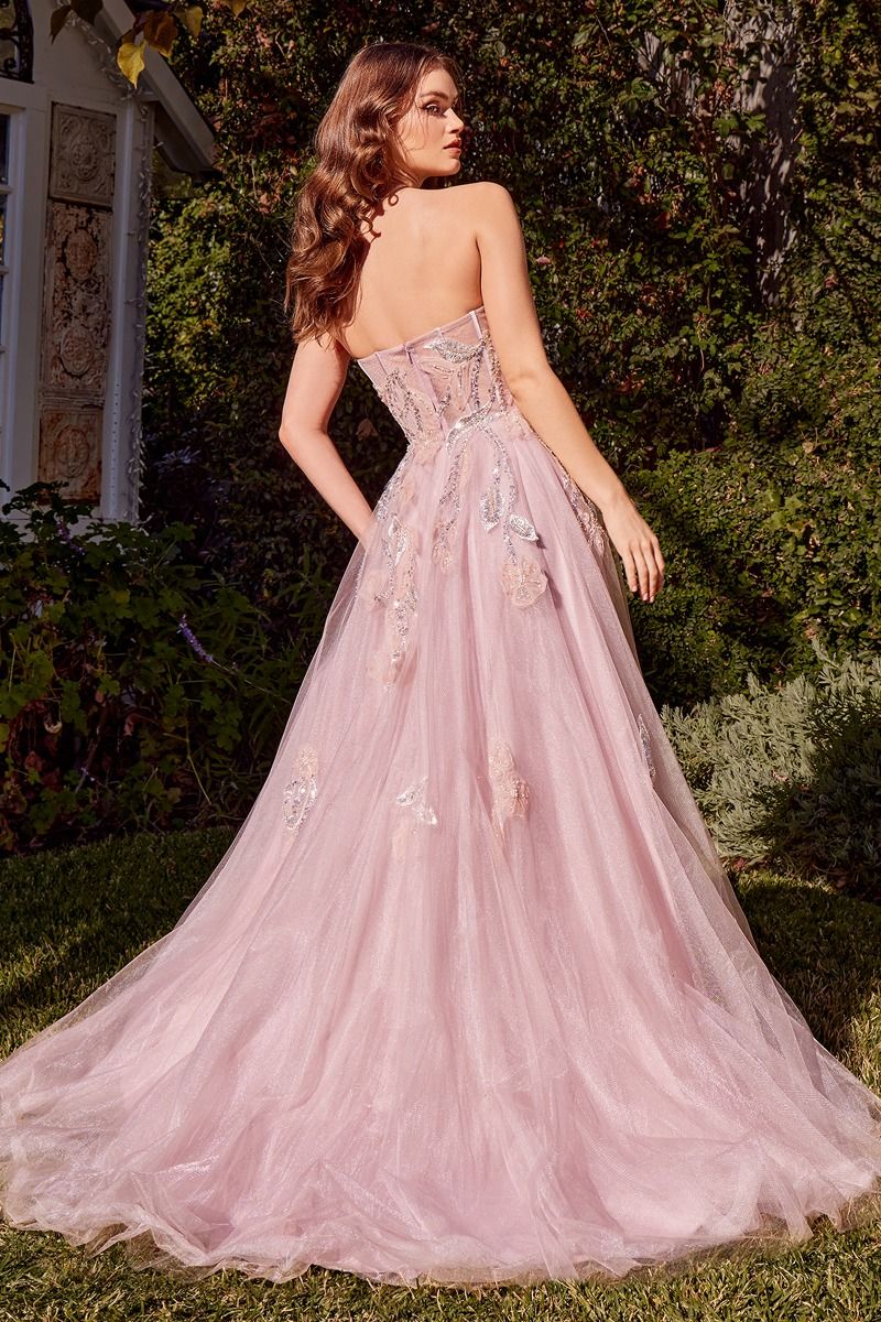 Vestido de Gala en Corte A, Escote de Corazón, Corpiño y Falda con Apliques de Encaje y Brillos, Colores Blush y Paris Blue