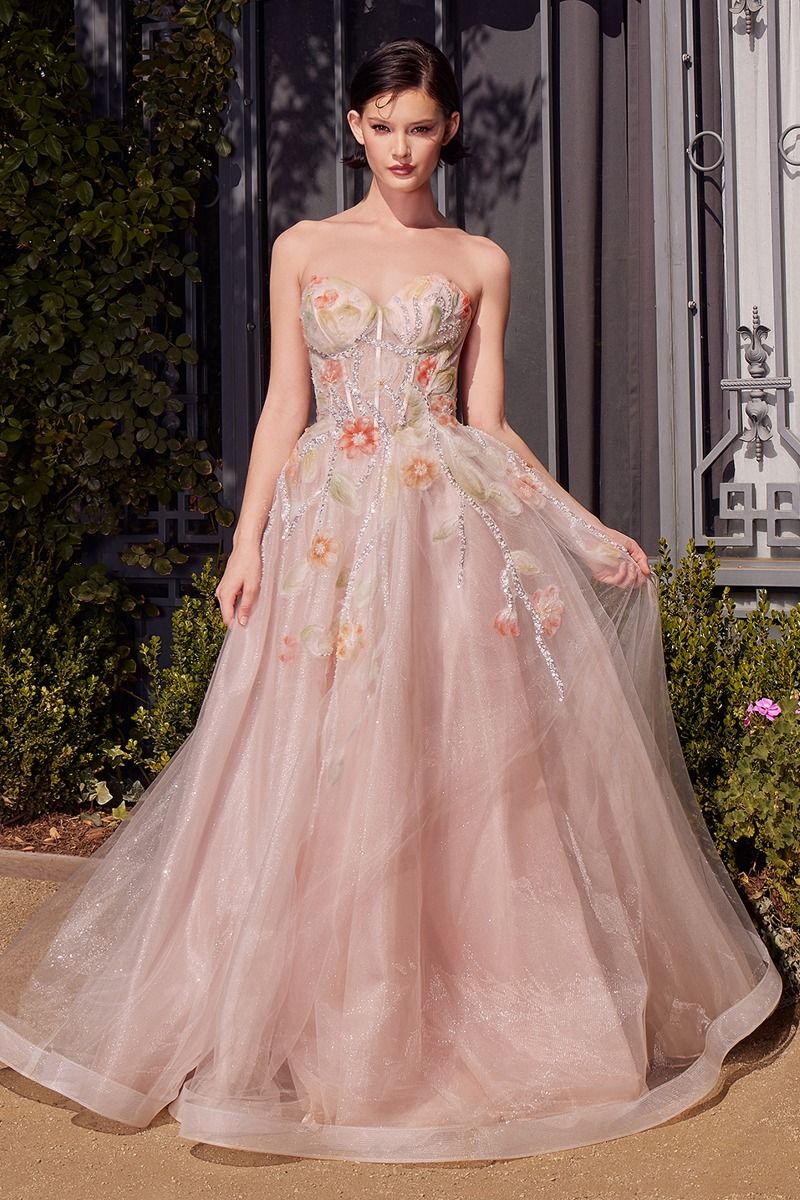 Vestido de Gala, en Corte A, Con Escote de Corazón Corpiño Transparente y Aplique Floral con Efecto Acuarela, Colores Lt Blue y Peach