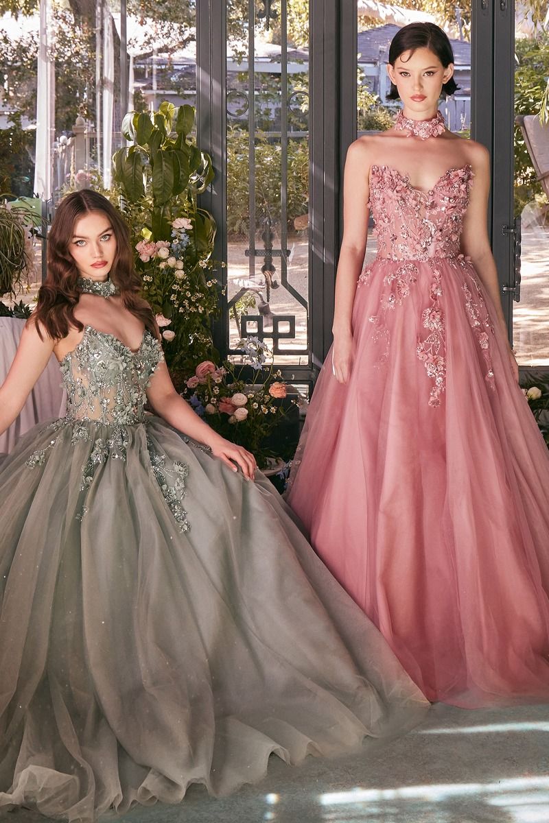 Vestido de Tul con Detalles de Encaje y Con gargantilla. (Varios Colores)