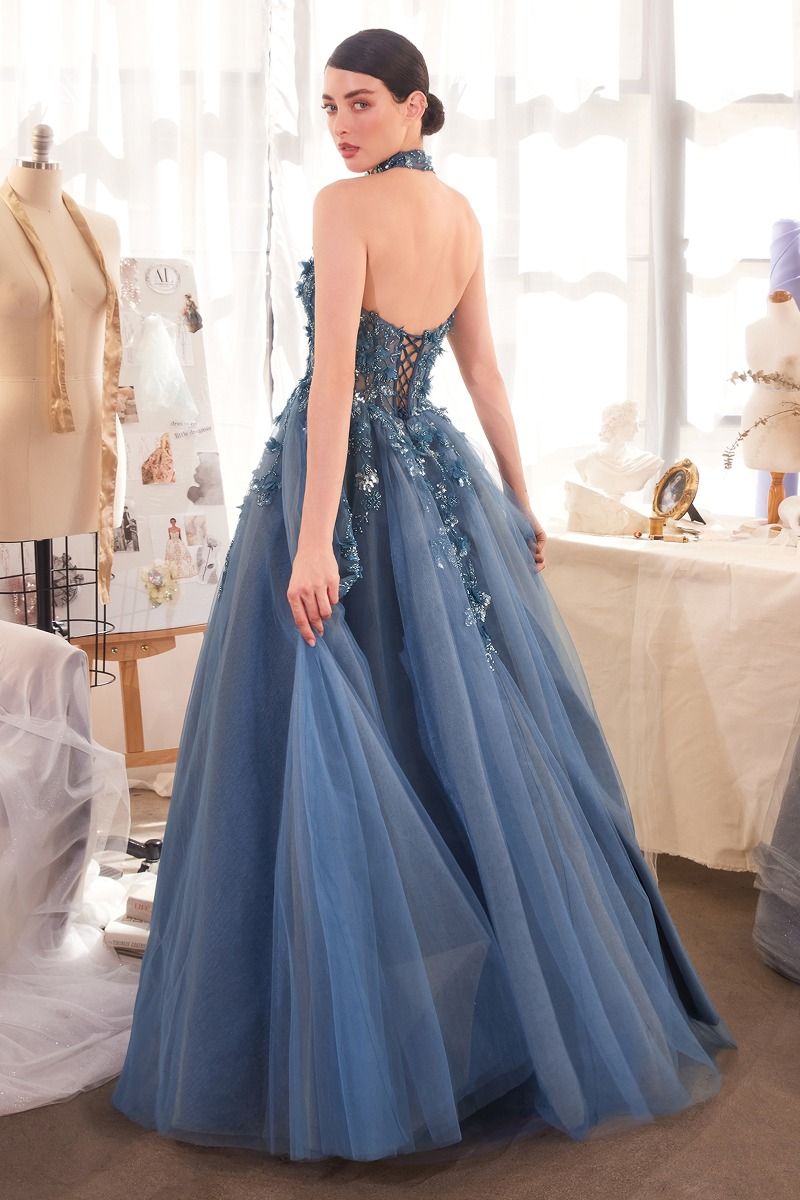 Vestido de Tul con Detalles de Encaje y Con gargantilla. (Varios Colores)