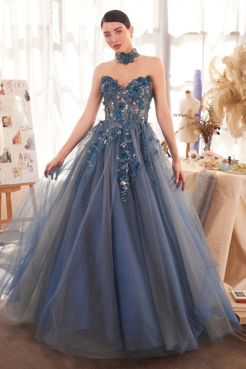 Vestido de Tul con Detalles de Encaje y Con gargantilla. (Varios Colores)