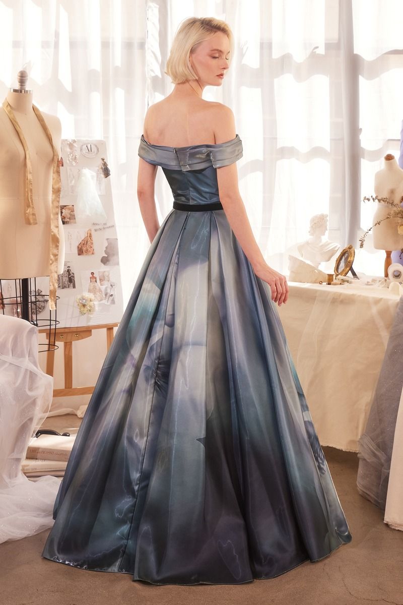 Vestido de Satén con Hombros Desconectados Color Midnigth Blue.
