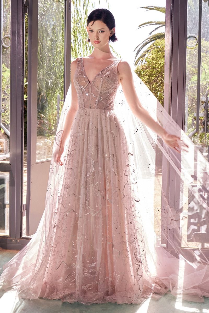 Vestido en línea A Con Bordado Sol, Luna t Estrellas Color Nude.