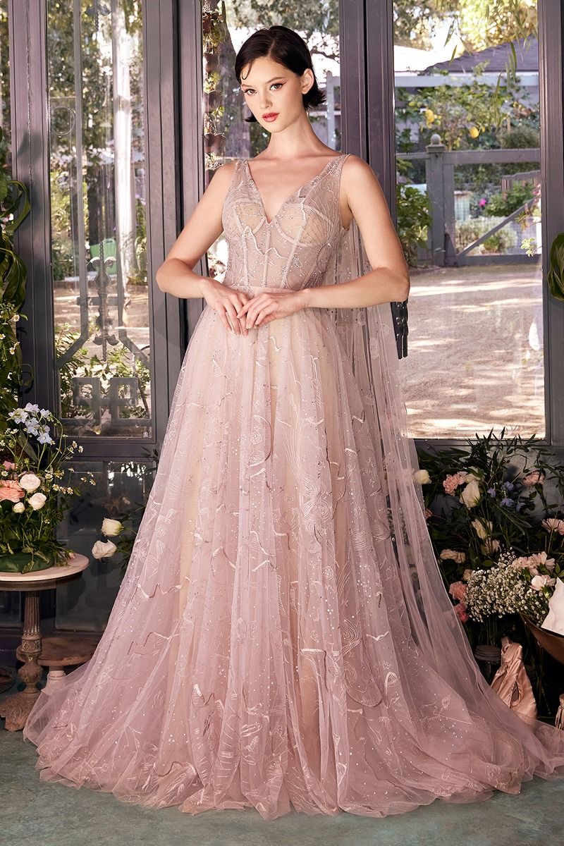 Vestido en línea A Con Bordado Sol, Luna t Estrellas Color Nude.