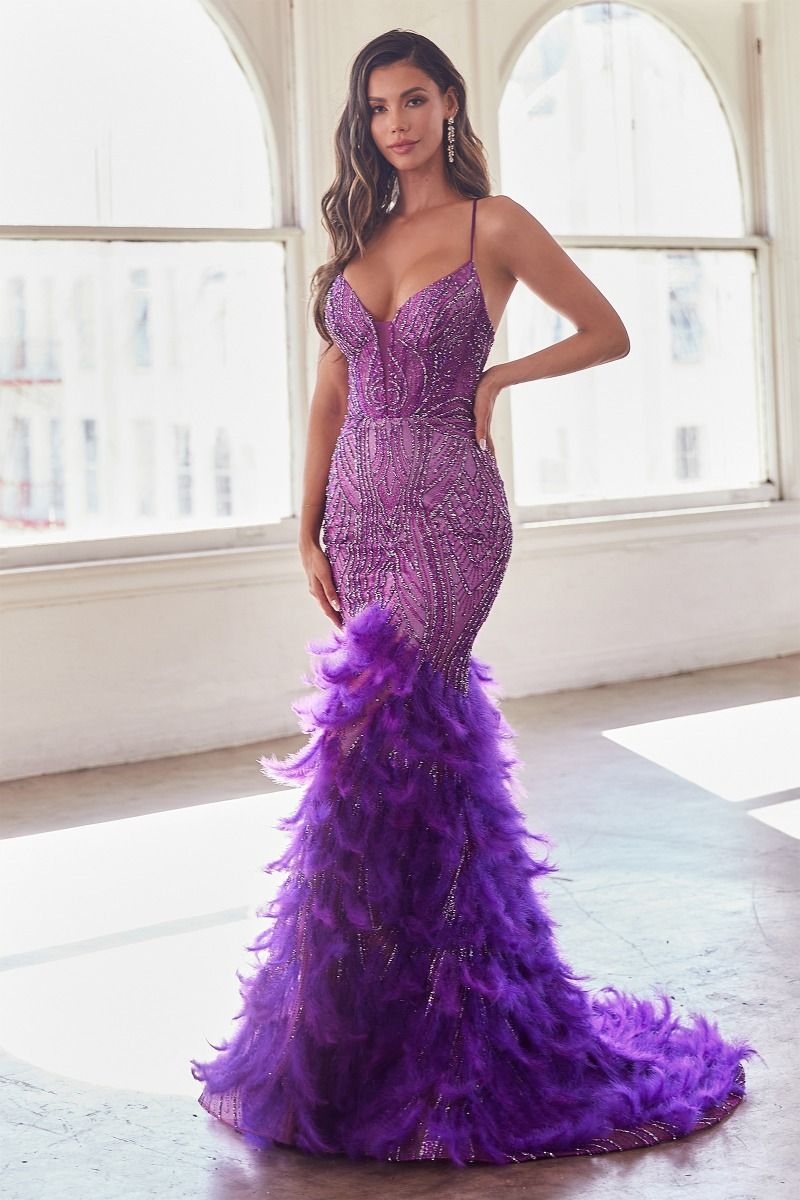 Vestido Corte de Sirena Adornado con Plumas. (Varios Colores)
