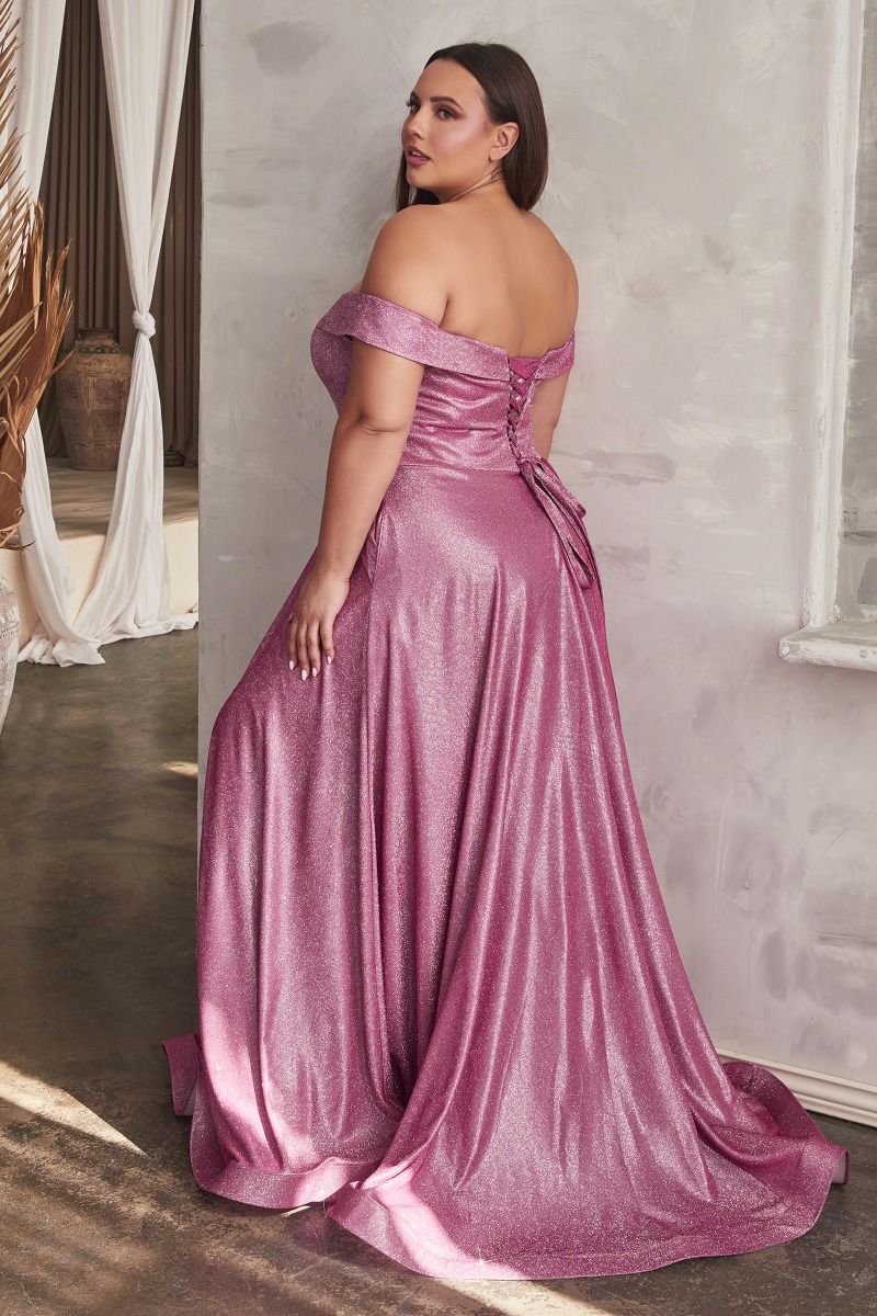 Vestido Metalizado con Hombros Descubiertos. (Curvy)