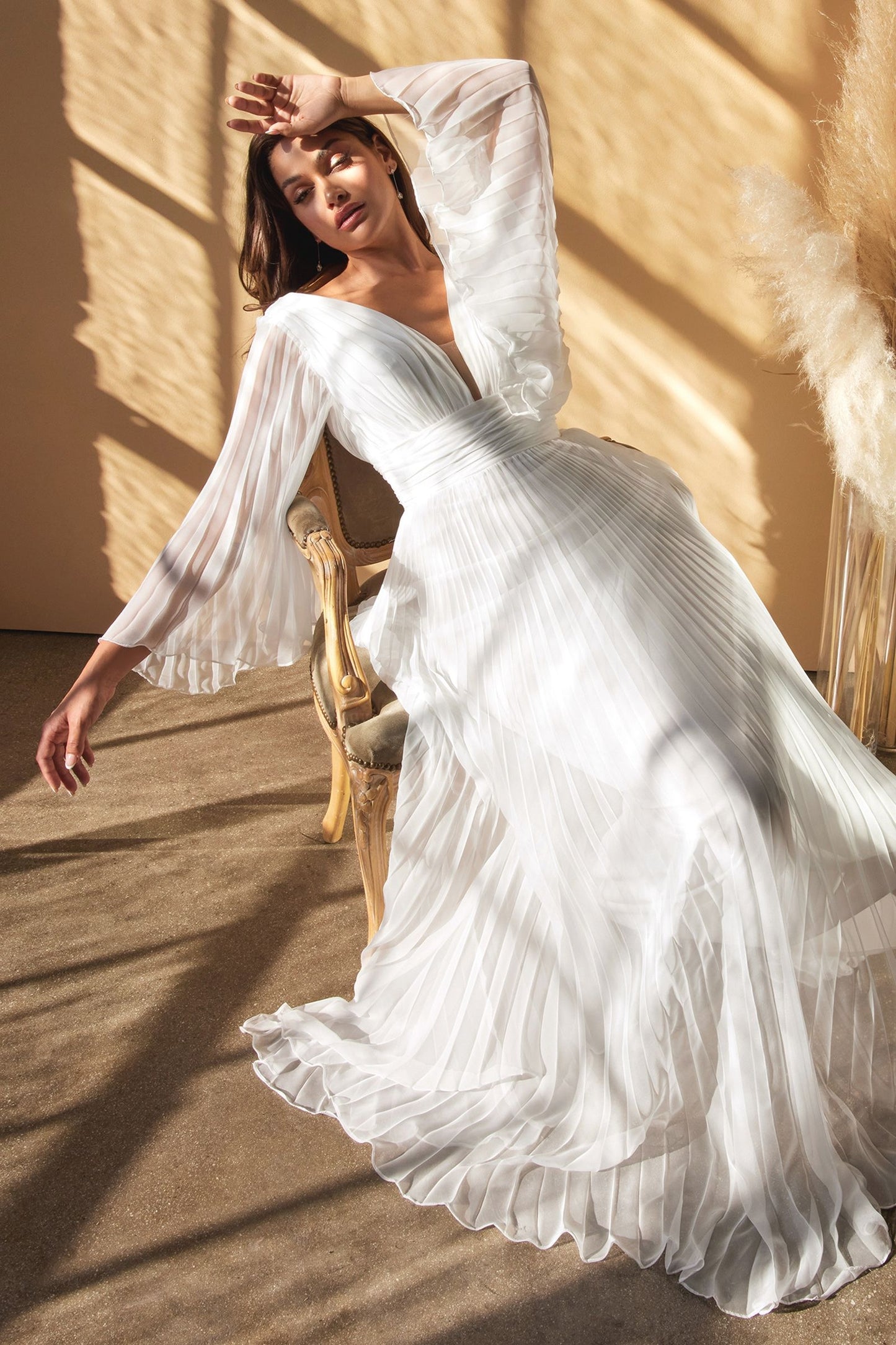 Vestido de novia de chifón plisado
