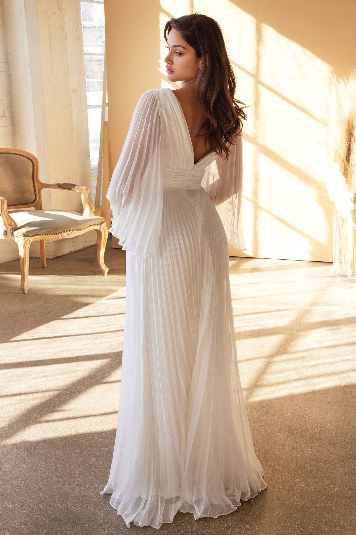 Vestido de novia de chifón plisado