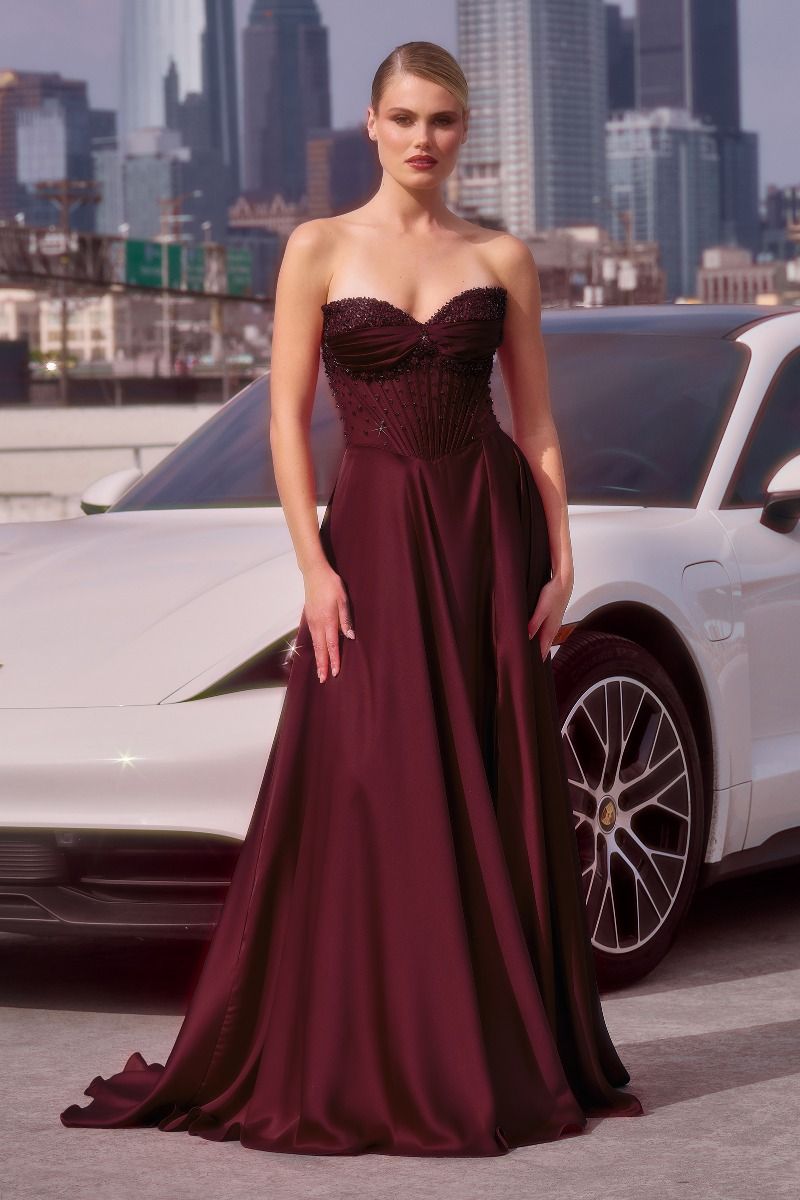 Vestido Línea A de Satén con Cuentas y Tirantes. (Varios Colores)