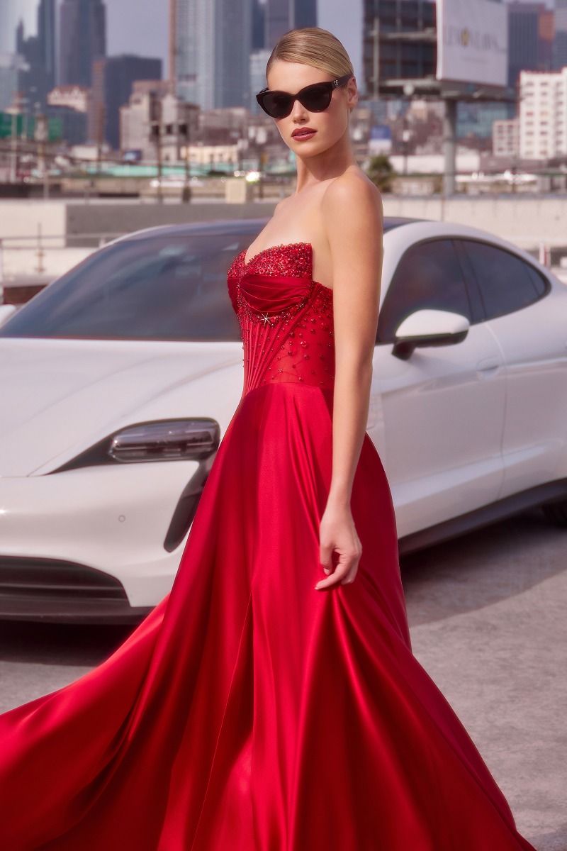 Vestido Línea A de Satén con Cuentas y Tirantes. (Varios Colores)