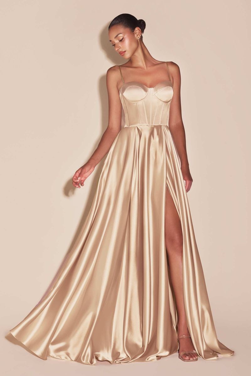 Vestido de Satén Curvy en Línea A con Escote de Corazón y Tirantes (Varios Colores)