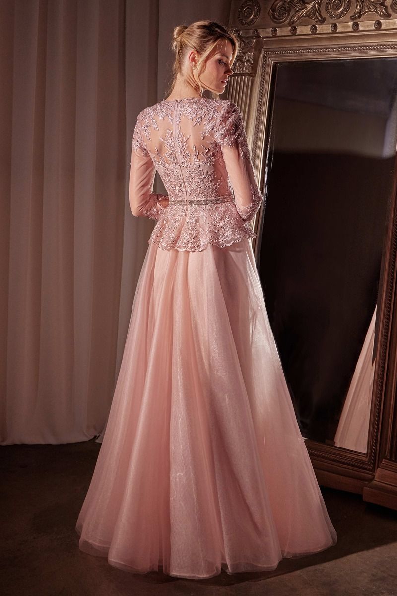 Vestido en Línea A de Encaje y Tul con Manga Tres Cuartos.Color Dusty Rose