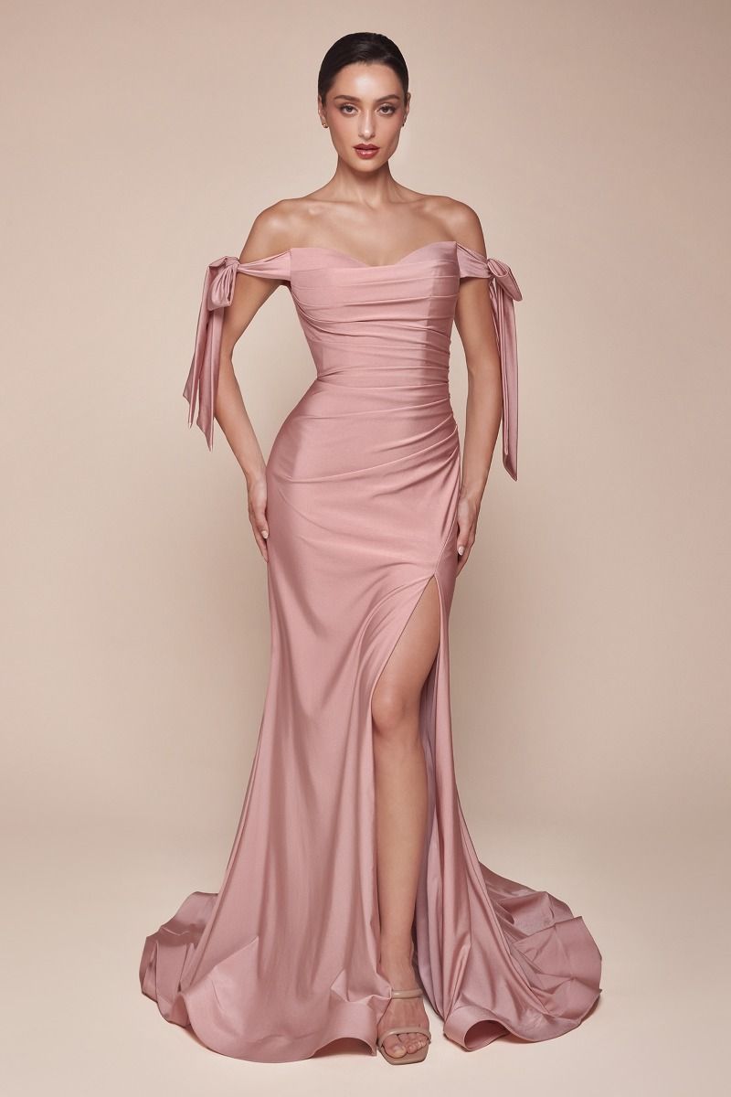 Vestido de Dama de Honor corte ajustado de tela elástica con un escote sostenido por largos lazos (Varios Colores)