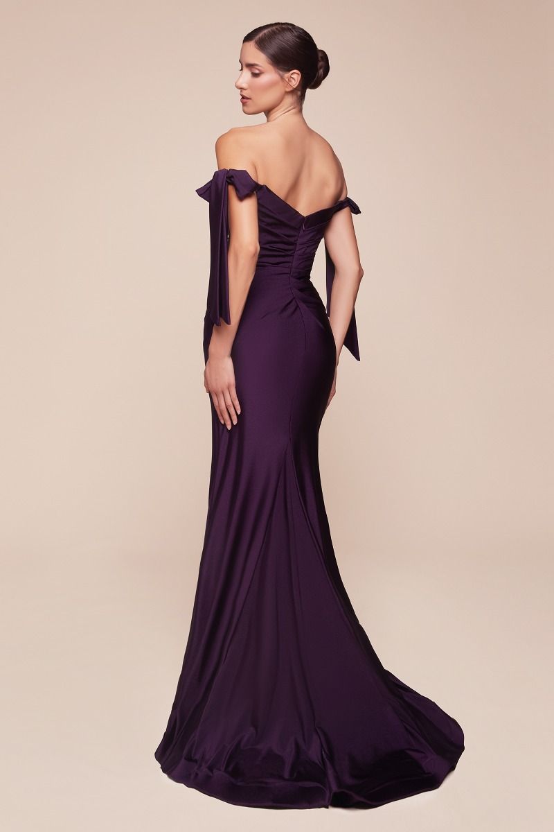 Vestido de Dama de Honor corte ajustado de tela elástica con un escote sostenido por largos lazos (Varios Colores)