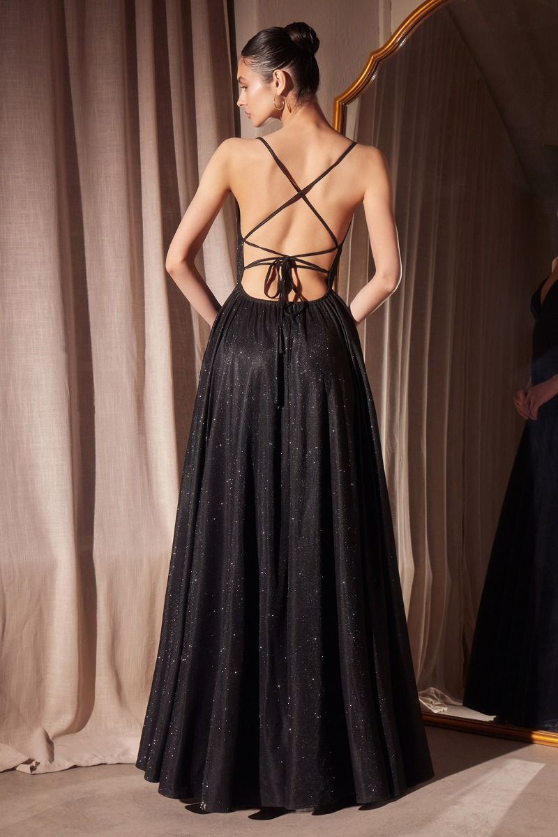Vestido en Línea A Tela Brillante Con Abertura y tirantes (Varios Colores)