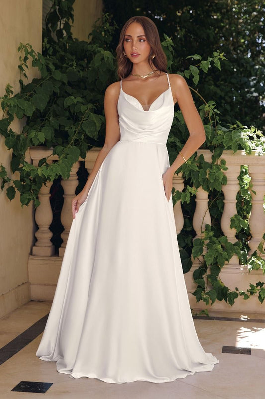 Vestido de Novia Línea A escote Corazón y con Tirantes.