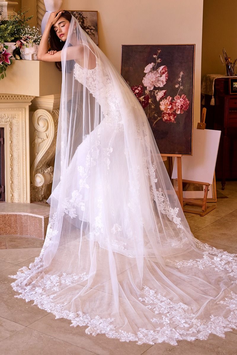 Vestido de Novia Corte Sirena con Encaje y Tirantes.