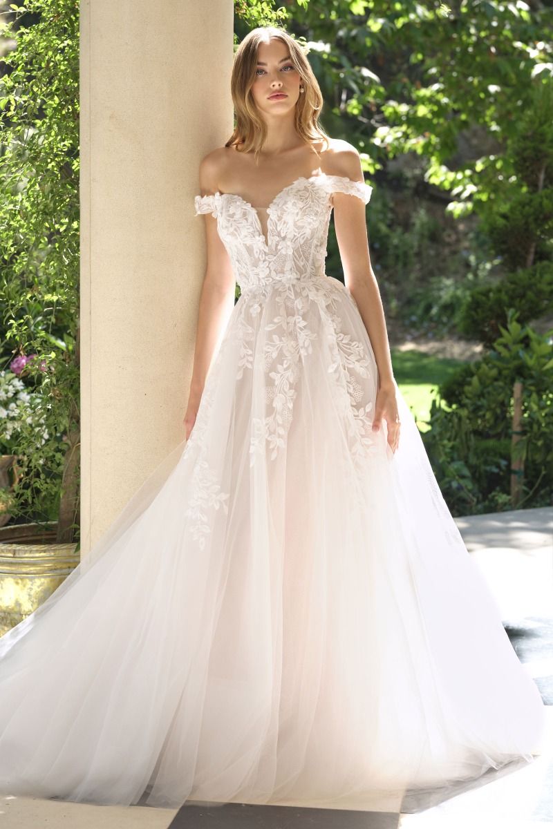 Vestido de Novia Con Escote de Corazón con Hombros Descubiertos de Tul con Encaje, Color Off White