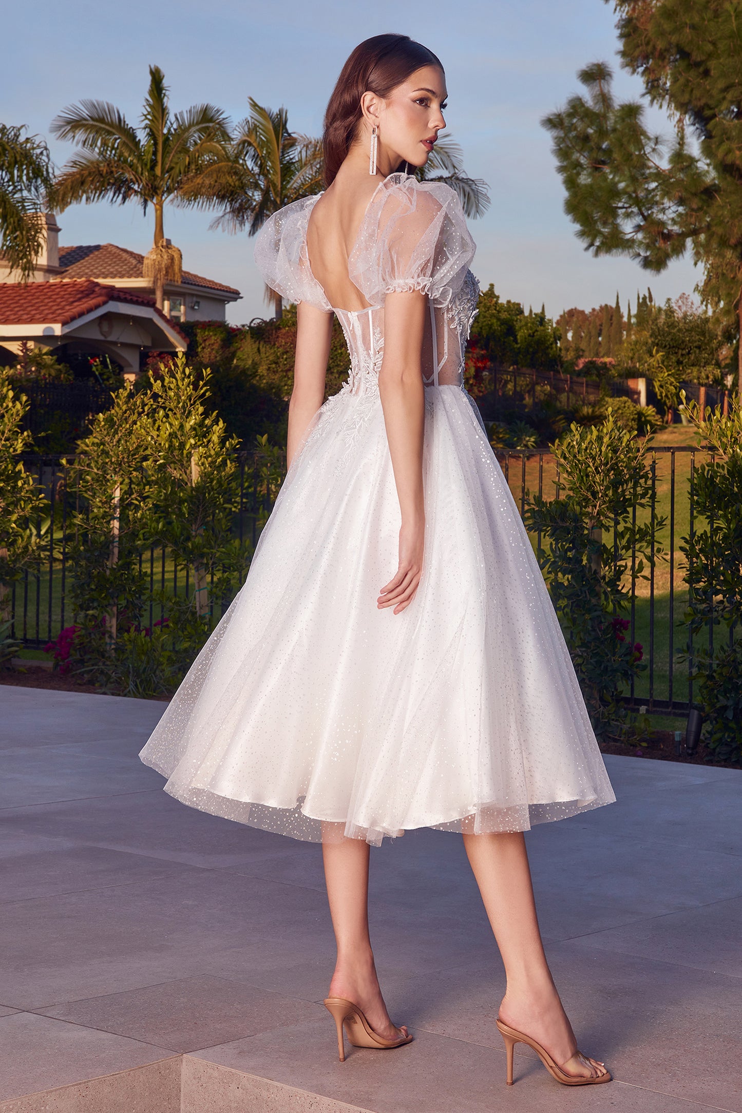 Vestido de tul con capas