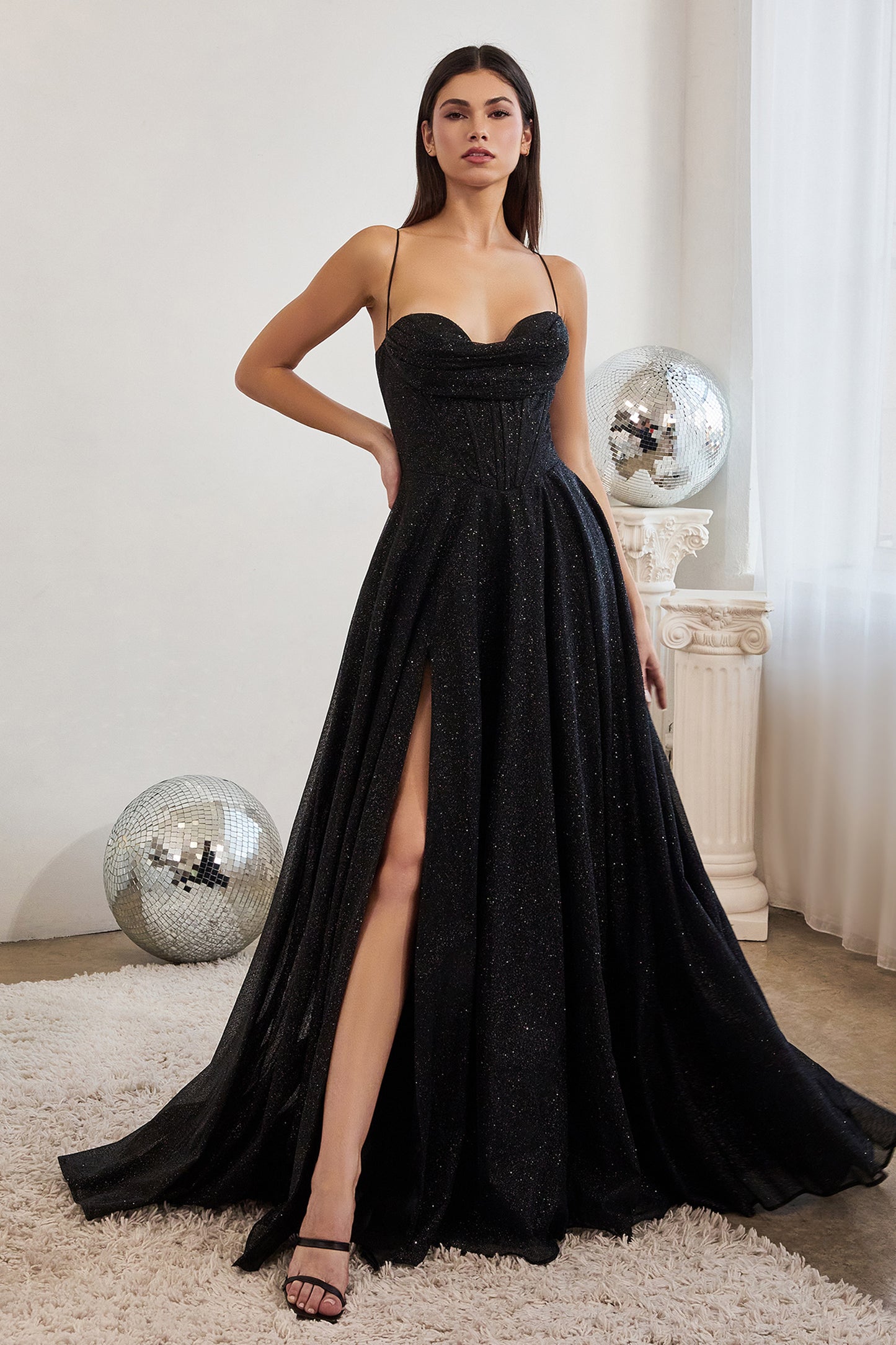 Vestido de Baile con Corsé y Brillo. (Varios Colores)