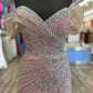 Vestido Ajustado de Tul con Hombros Descubiertos y Adornado con Cuentas, Colores Nude y Pink