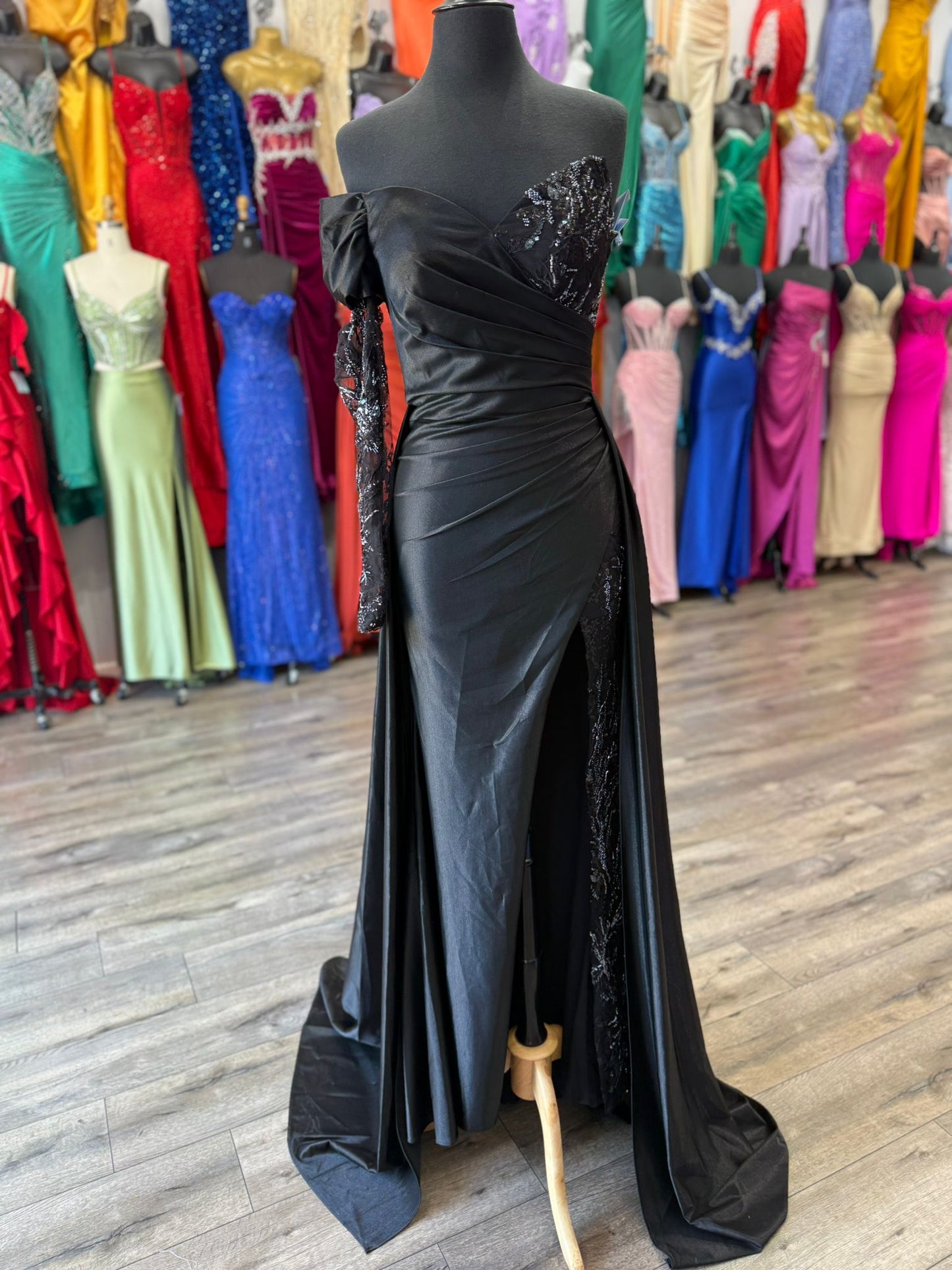 Vestido de Satén a un Hombro con Manga Larga, Escote en V, Cintura Fruncida y Abertura en la Pierna (Varios  Colores)