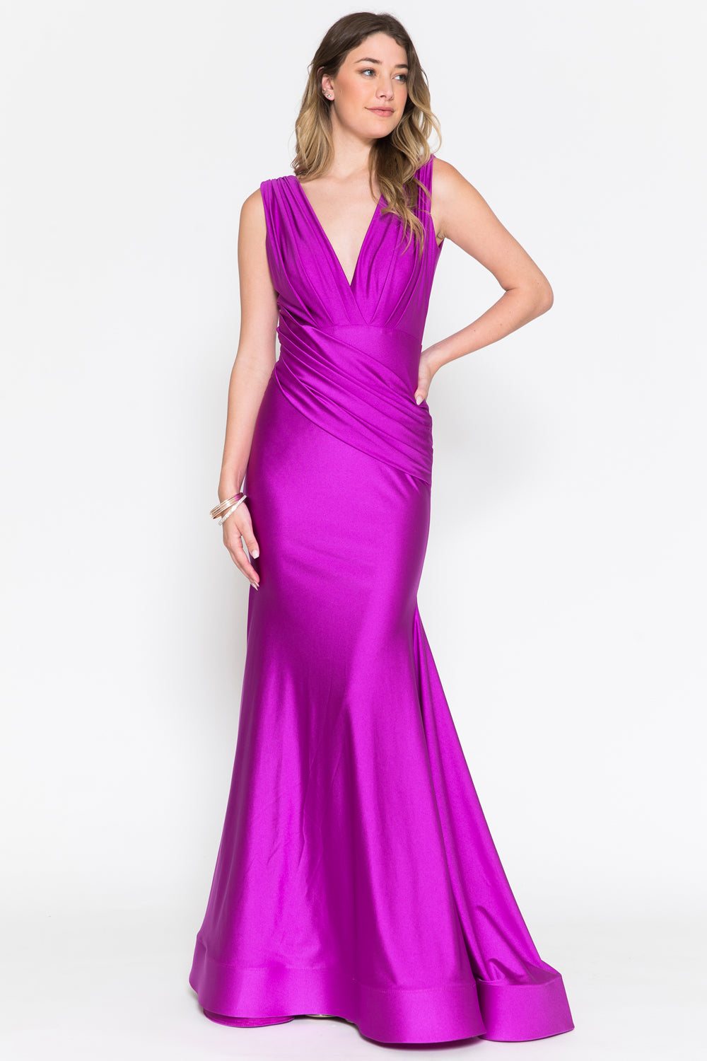Vestido Cote Sirena, Sin Mangas, Cuello V, Con Detalles Drapeados, Colores Eggplant y Magenta