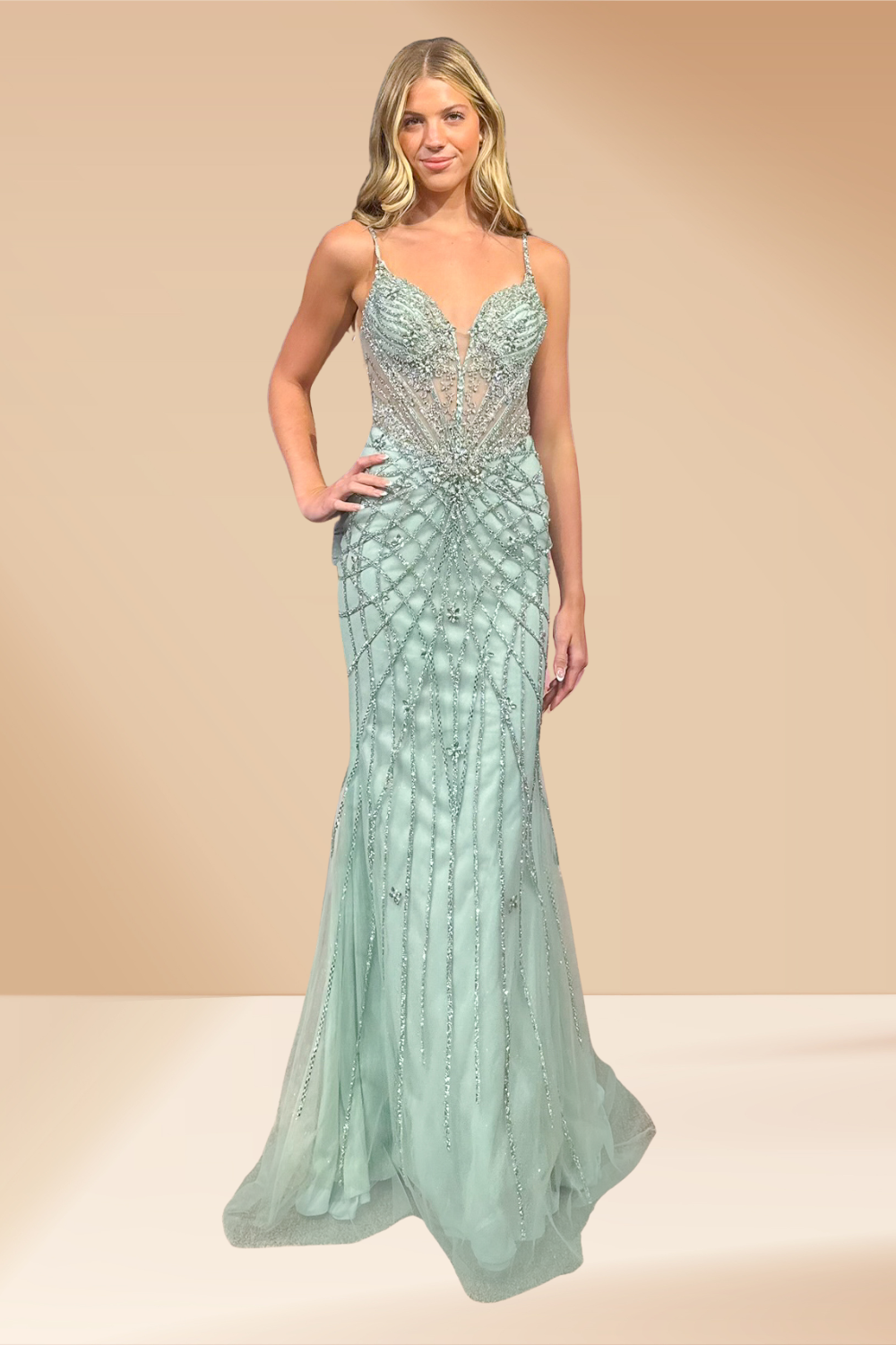 Vestido Corte Sirena, Escote de Corazón y Tirantes, oon Aplicaciones de Cuentas y Cristales (Varios Colores)