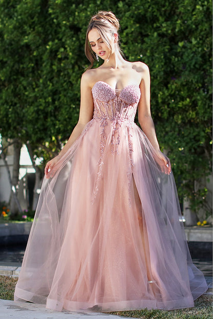 Vestido en  Línea A con Aberura en la Pierna y Busto decorado con Cuentas .