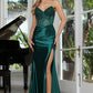 Vestido de Satén Corte Sirena Abertura en la Pierna y Con Cintas Ajustables en la Espalda, Colores Red y Emerald