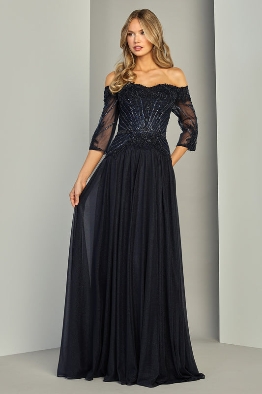 Vestido en Corte A, con Manga Transparente de Tul a 3/4, Corpiño Bordado y Hombros Descubiertos, Colores Plum y Navy