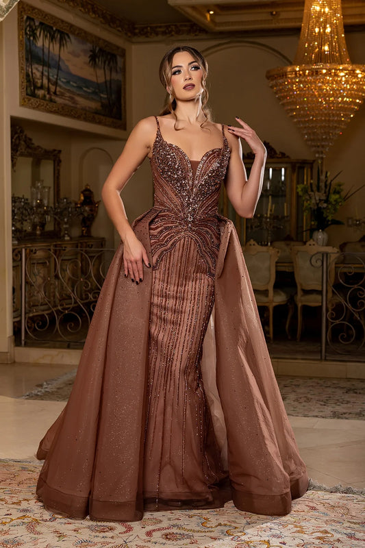 Vestido Entallado con Sobrefalda, Tirantes y Escote Corazón, Bordado, Colores Cinnamon y Silver Nude