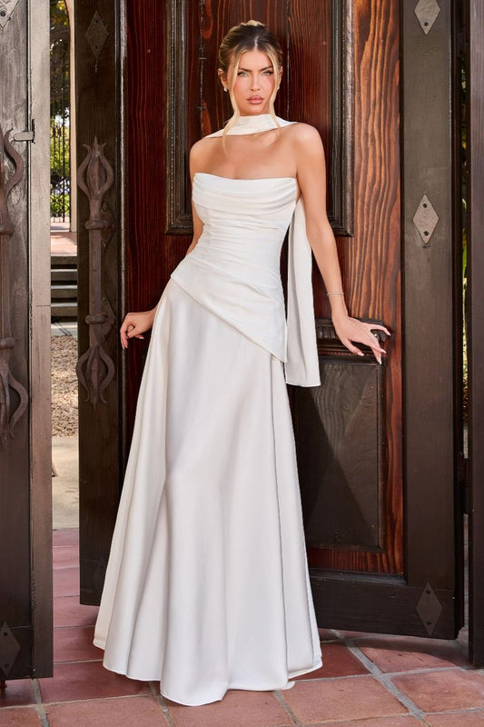 Vestido de Novia en Corte A, Con Corpiño y Escote Drapeado y Bufanda a Juego, Color Off White