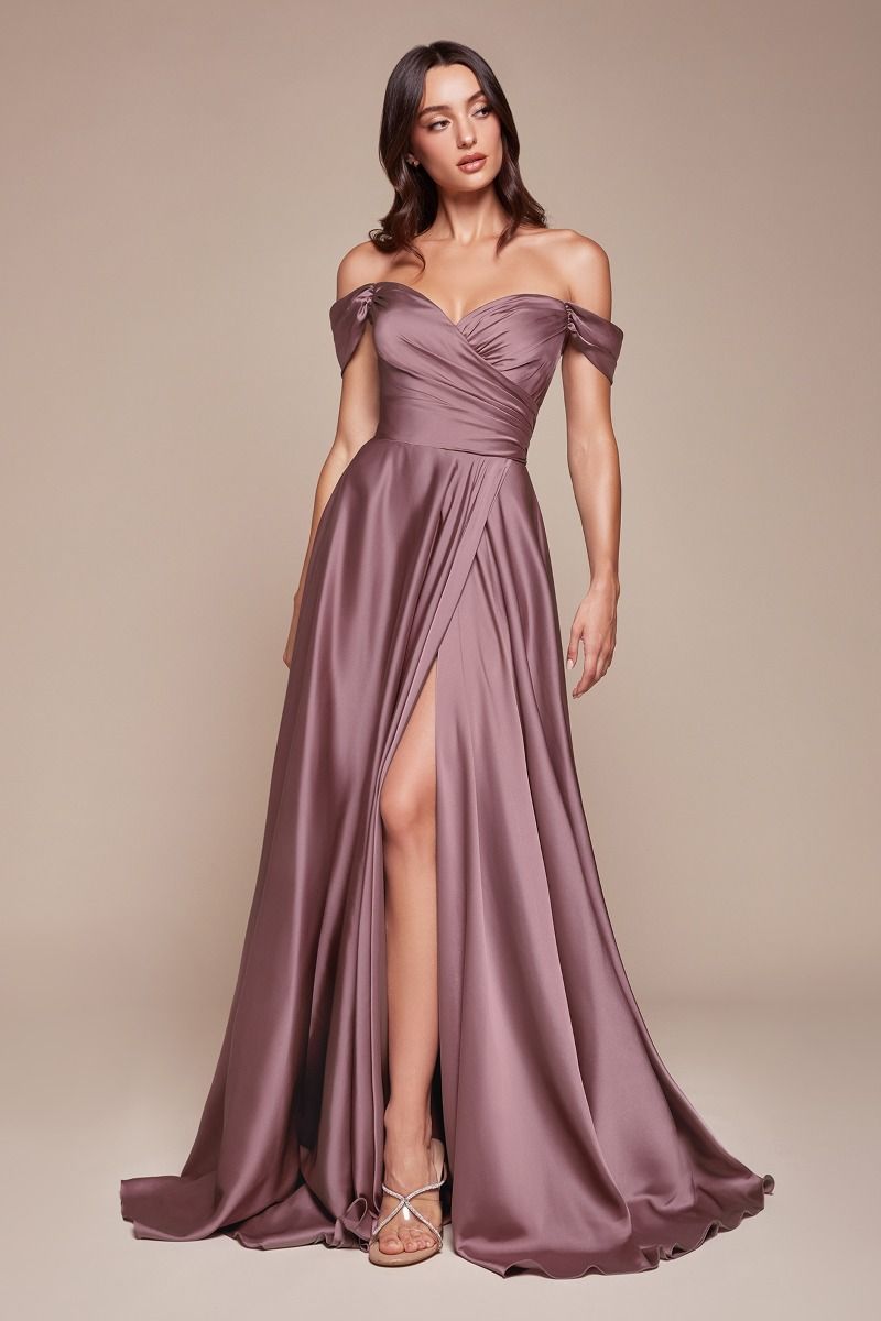 Vestido en Línea A de Satén con Hombro descubierto  Curvy (Varios Colores)