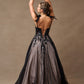 Vestido de Noche Línea A Con Escote Corazón, bolsillo laterales y cordones en la Espalda Color Black Nude.