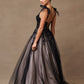 Vestido de Noche Línea A Con Escote Corazón, bolsillo laterales y cordones en la Espalda Color Black Nude.