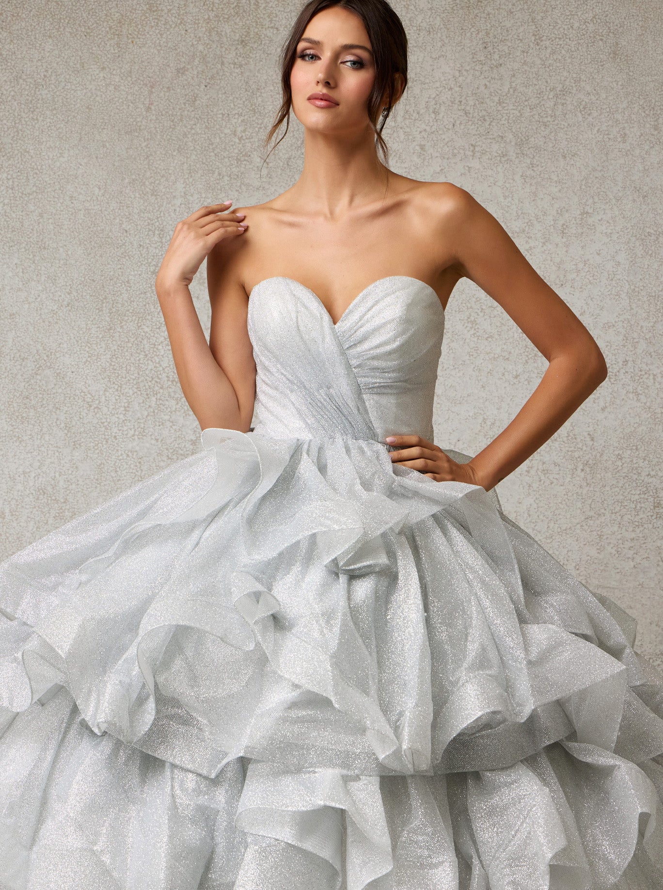 Vestido de Fiesta de Tul Brilloso con Falda Desmontable, Colores Gold y Silver