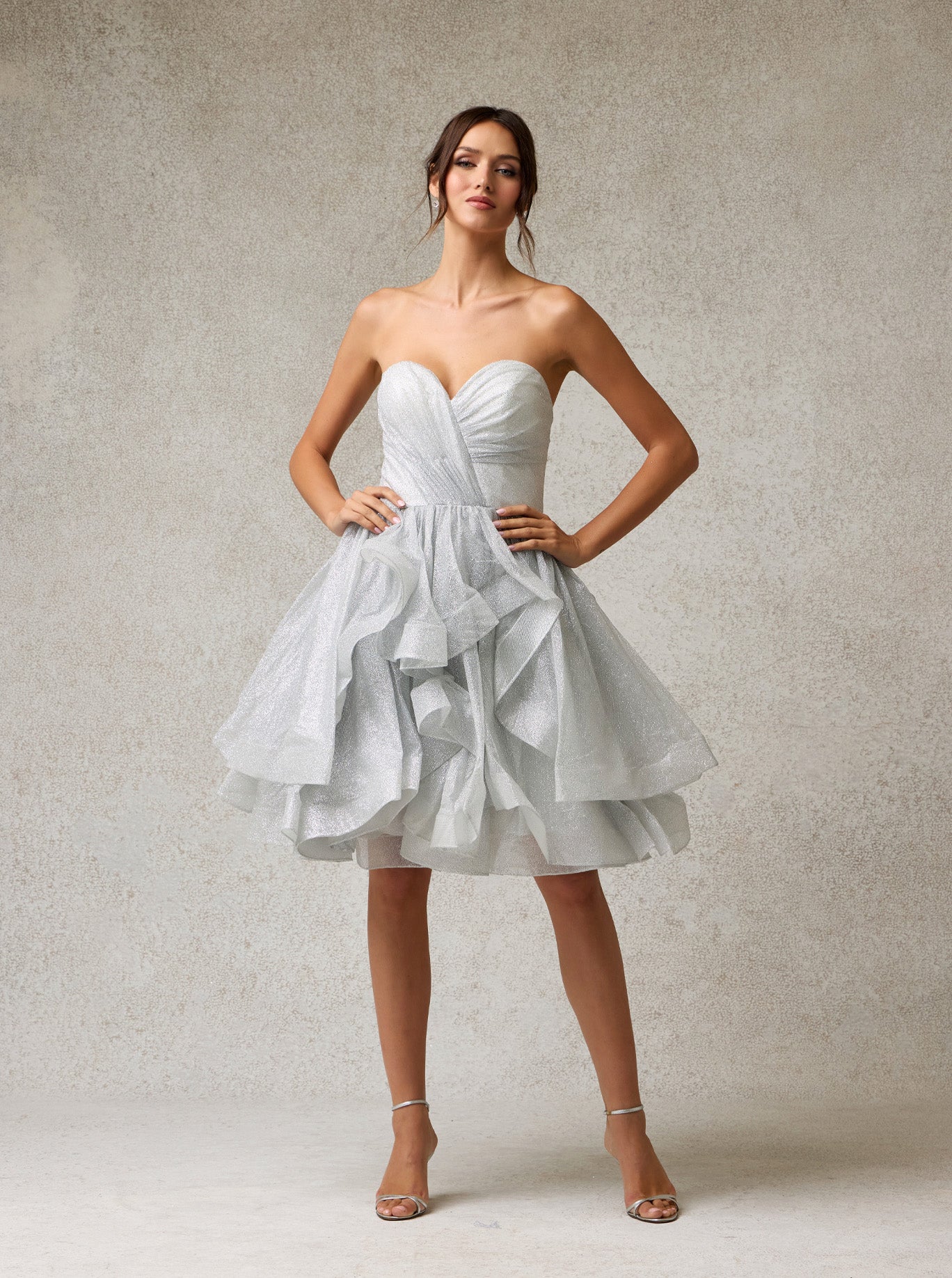 Vestido de Fiesta de Tul Brilloso con Falda Desmontable, Colores Gold y Silver