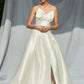 Vestido de Novia con Escote de Corazón con Detalle de Cintura con Pliegues, Color Off White