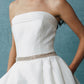Vestido de Novia, Cuello Recto,con Bolsillos Laterales  y coon Cinturon Fijo.