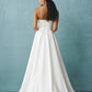 Vestido de Novia en corte de sirena con mangas de encaje escote V