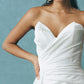 Vestido Línea A  Escote de Corazón Con Cola.