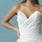 Vestido de Novia en corte de sirena con mangas de encaje escote V